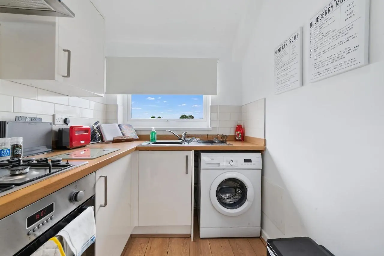 Village Cwtch Whitchurch 2 Bedroom Apartment Cardiff